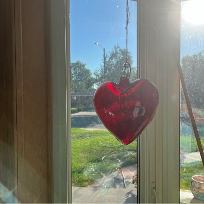 Garden-window-glass-with-heart